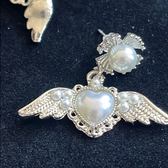 Bling wing silver tone pearl style stud earrings - Picture 3 of 3